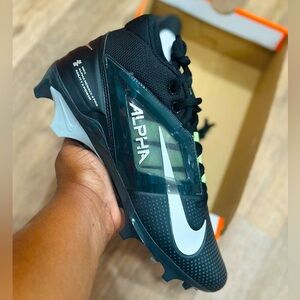 Nike Alpha Menace 4 Pro Football Cleats